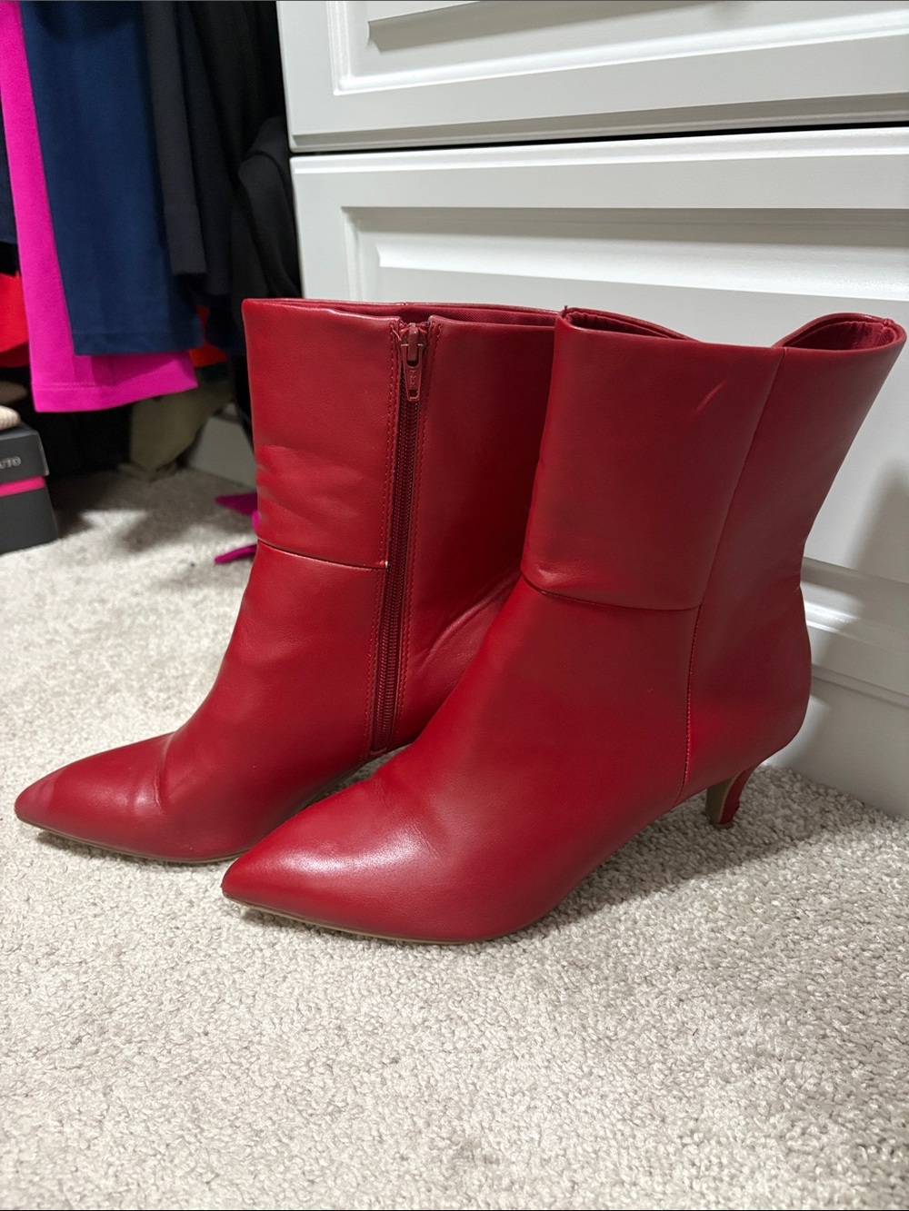 DV by Dolce Vita Red Pointed-Toe Mid-Heel Ankle Boots Anza